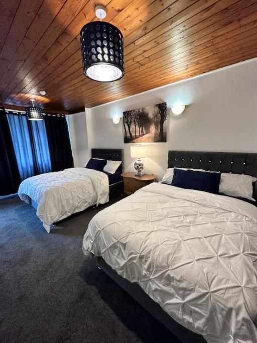 Modern 2 Bedroom Apt Derby City מראה חיצוני תמונה