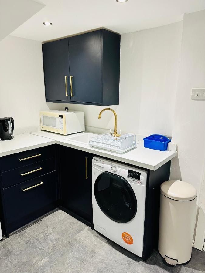 Modern 2 Bedroom Apt Derby City מראה חיצוני תמונה