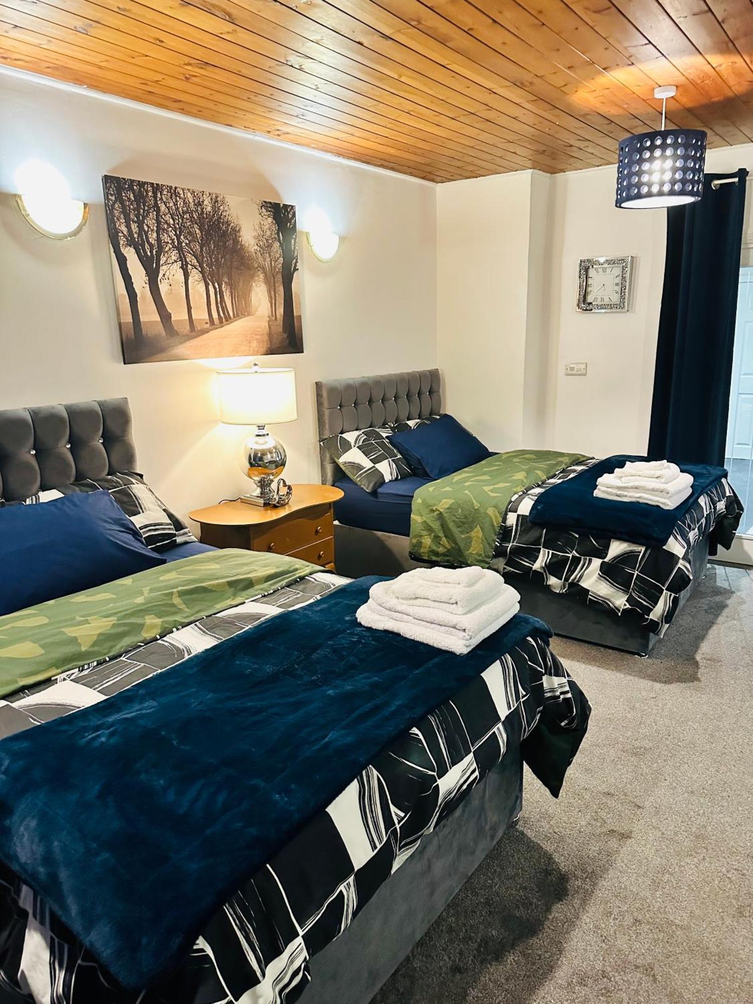 Modern 2 Bedroom Apt Derby City מראה חיצוני תמונה